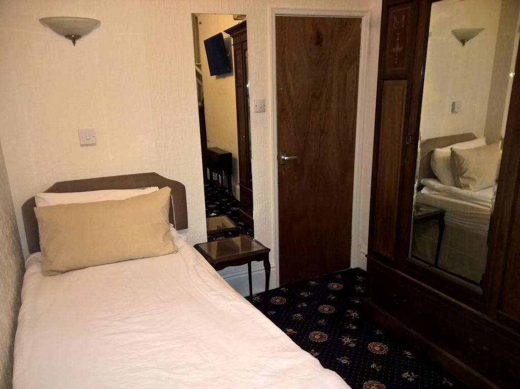 Silvercraigs Hotel Douglas Bagian luar foto