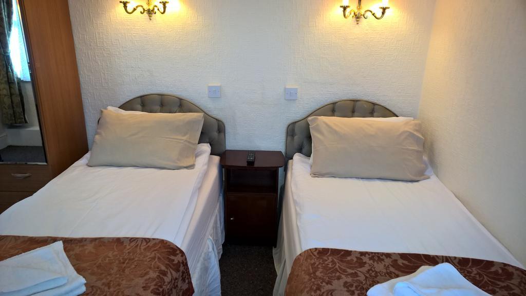 Silvercraigs Hotel Douglas Bagian luar foto