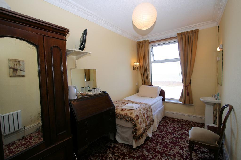 Silvercraigs Hotel Douglas Bagian luar foto